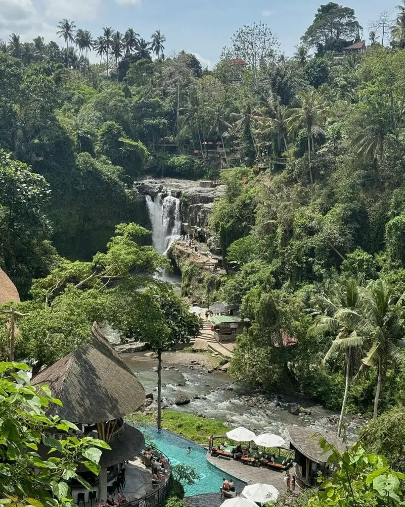 tegenungan waterfall